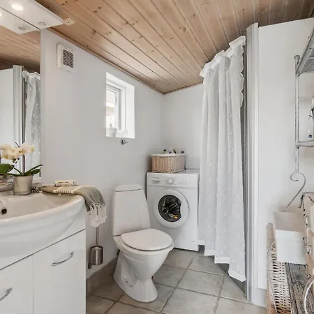 2 Bedroom Awesome In Hébergement de vacances Kalundborg