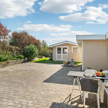 別荘 2 Bedroom Awesome In カロンボー