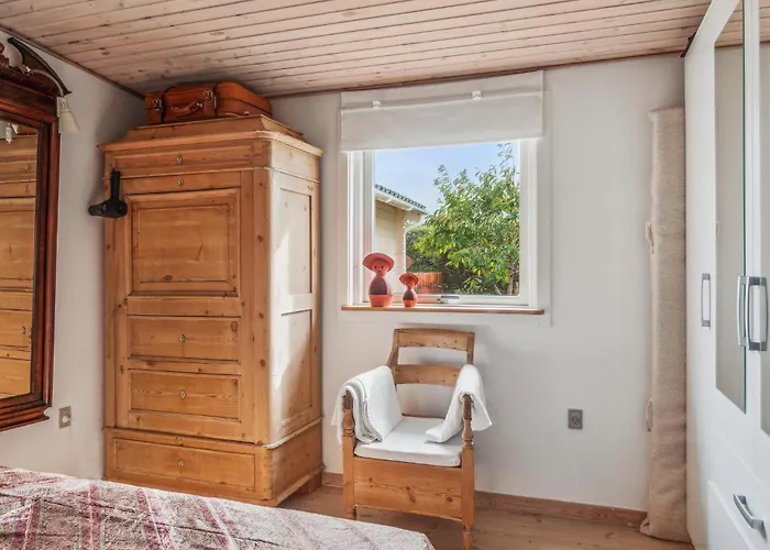 2 Bedroom Awesome In Сasa de vacaciones Kalundborg